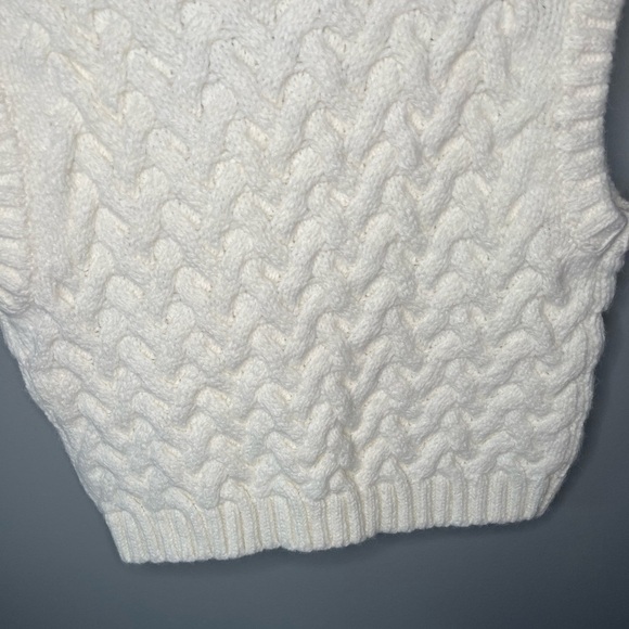 NWT Zara x Space Invaders 8-Bit Cable Knit Chunky Sweater Vest - Picture 11 of 15